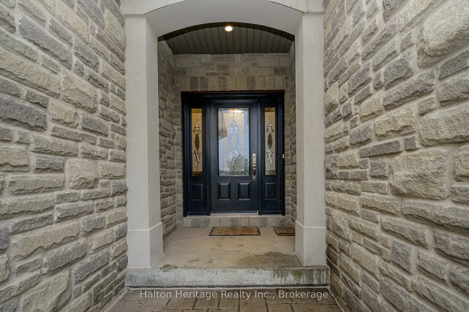 Photo 2 of 18 Rosslyn Drive, Brighton — HOMEH