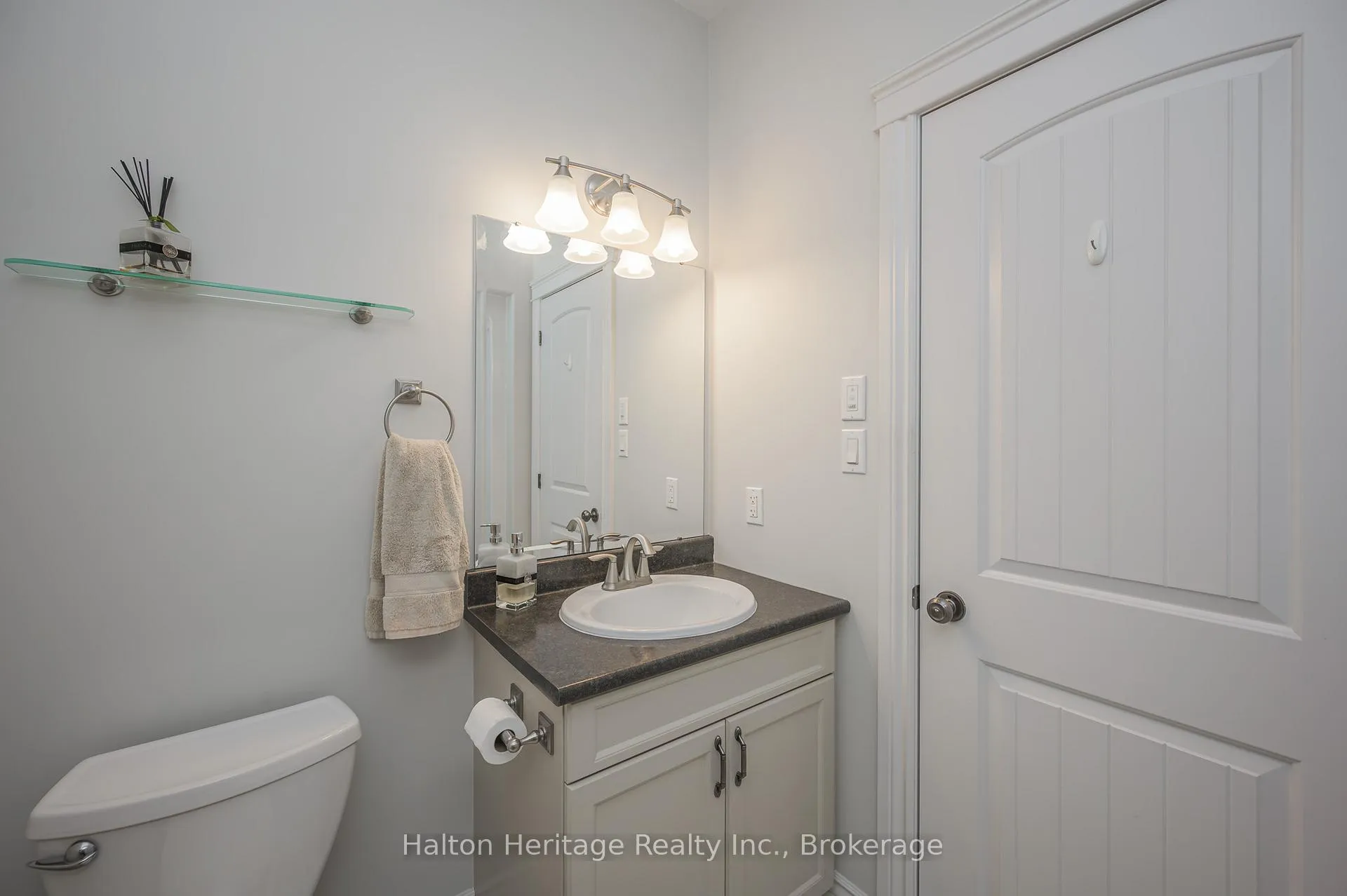 Photo 12 of 18 Rosslyn Drive, Brighton — HOMEH
