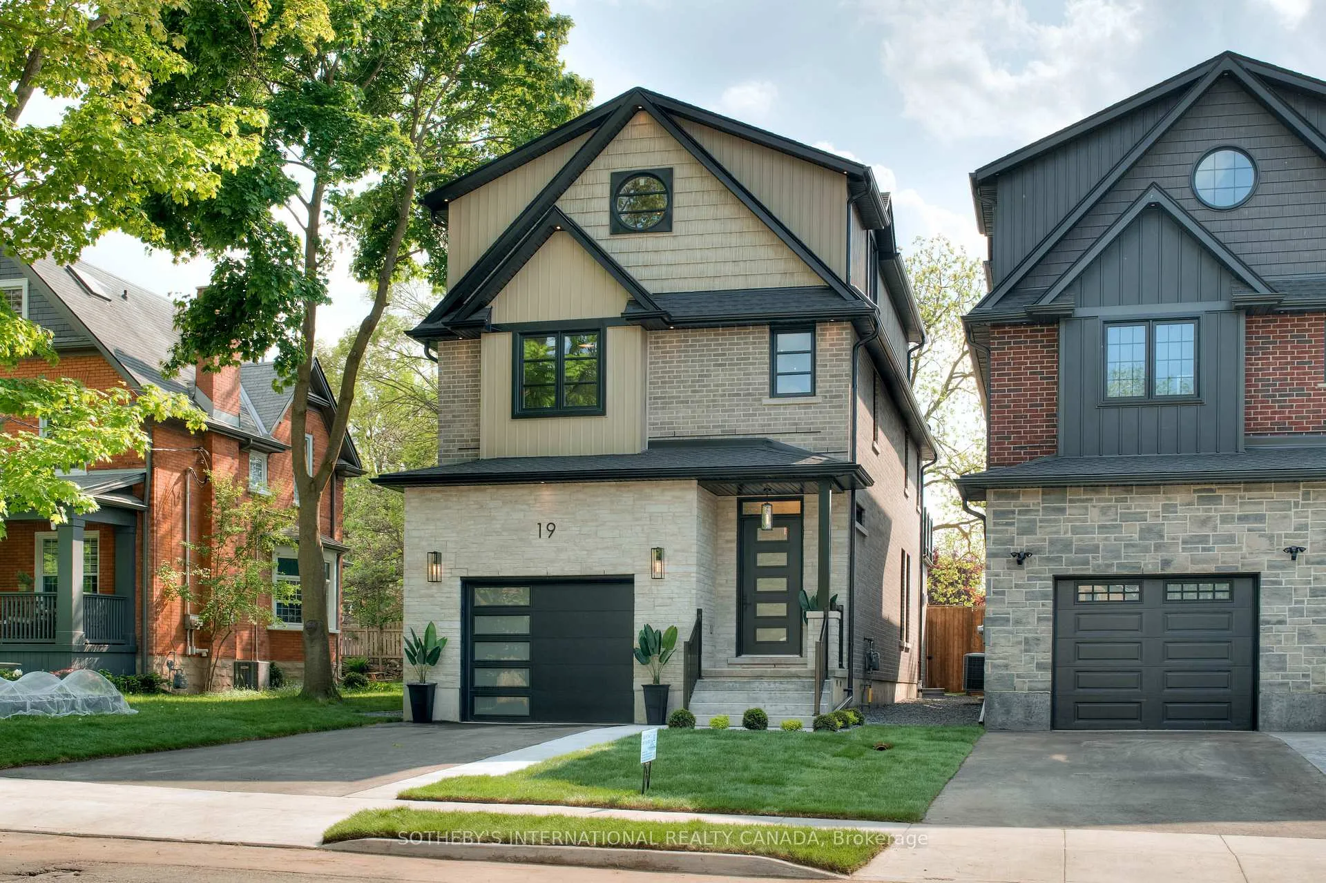 Photo 2 of 19 Avondale Avenue, Waterloo — HOMEH