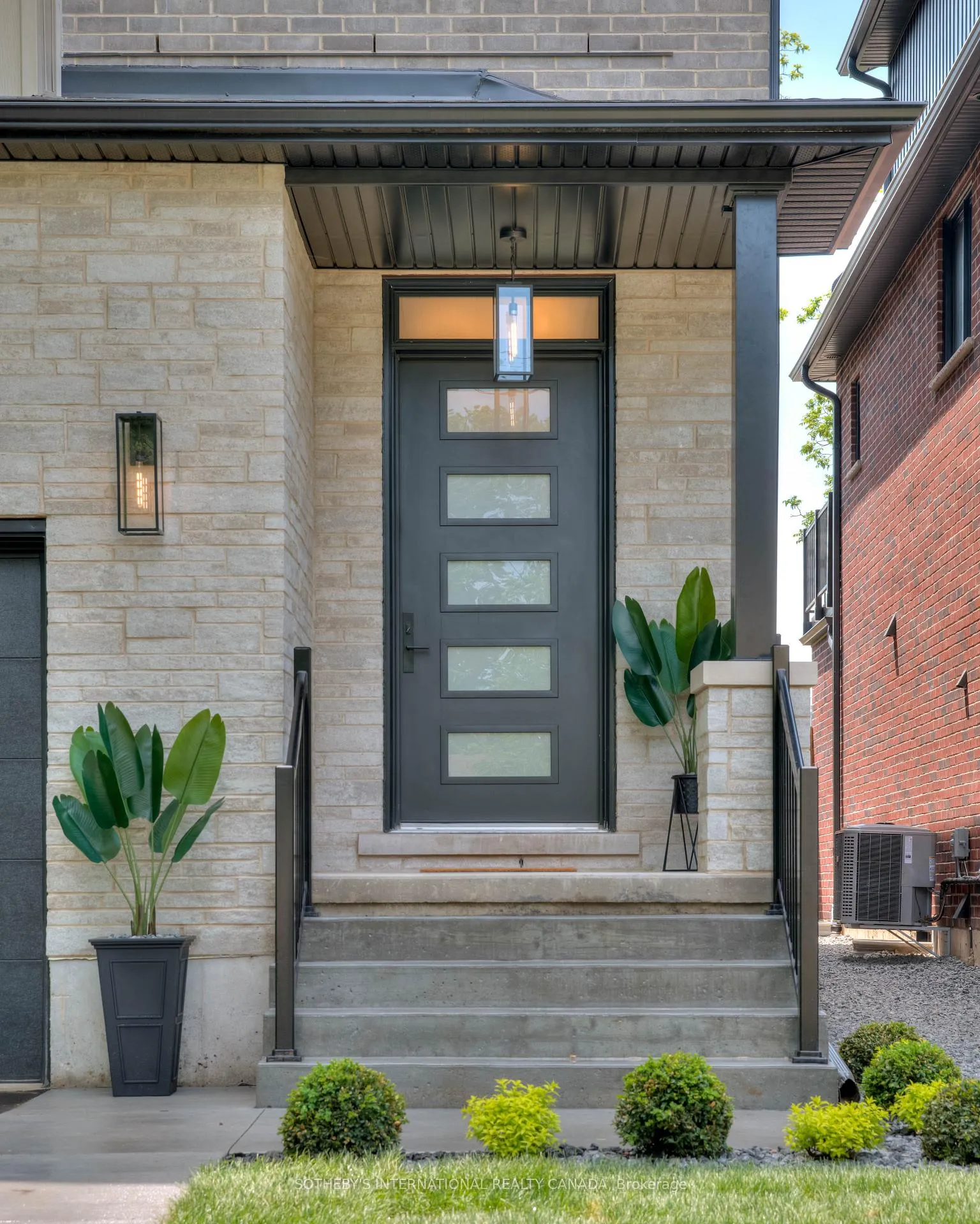Photo 3 of 19 Avondale Avenue, Waterloo — HOMEH