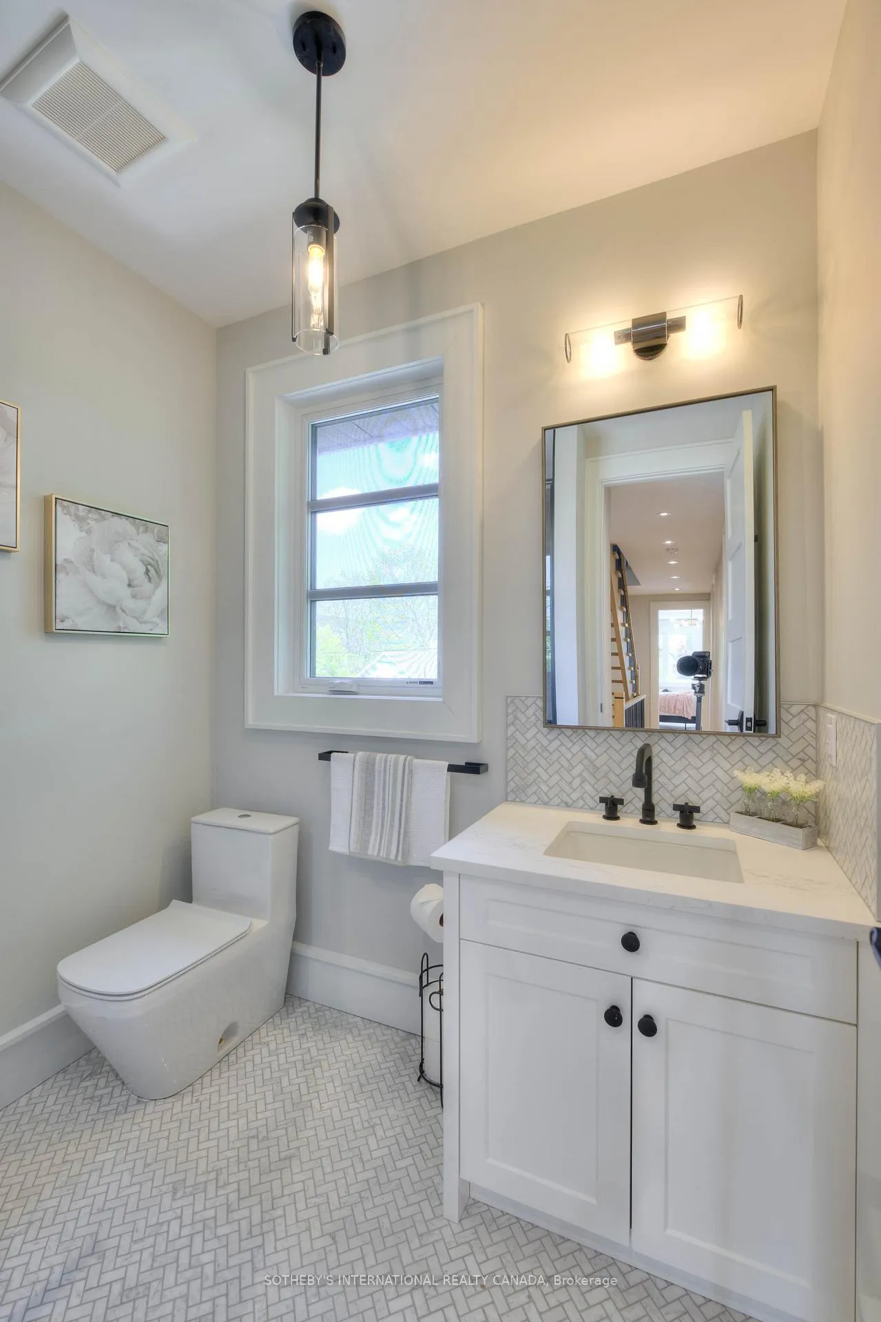 Photo 16 of 19 Avondale Avenue, Waterloo — HOMEH