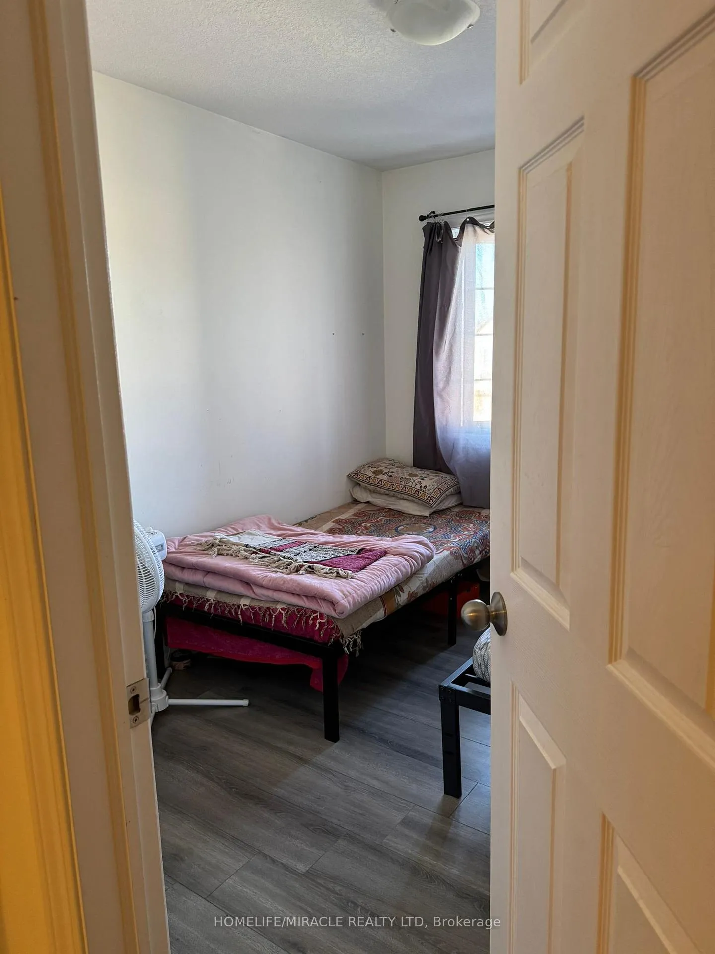 Photo 13 of 64 Renfrew Street, Kitchener, Huron Park — HOMEH
