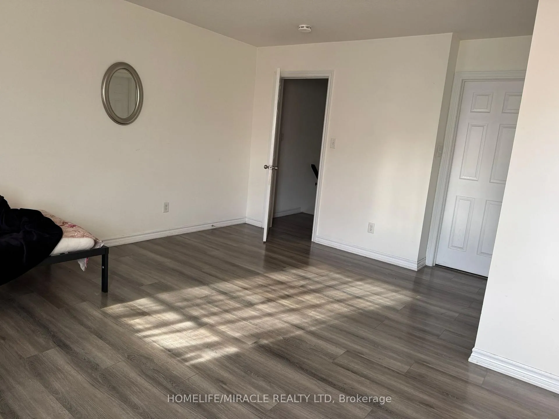 Photo 14 of 64 Renfrew Street, Kitchener, Huron Park — HOMEH