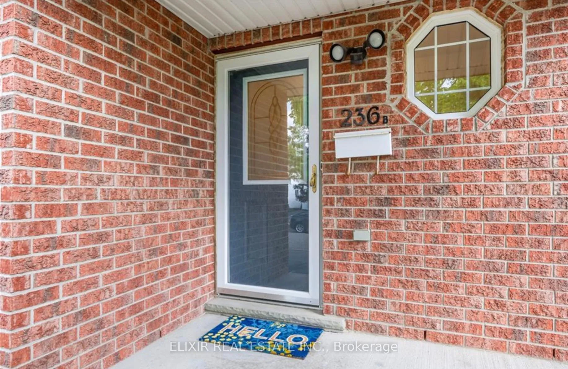 Photo 2 of 236B Inverhuron Crescent, Waterloo, Conservation Meadows — HOMEH