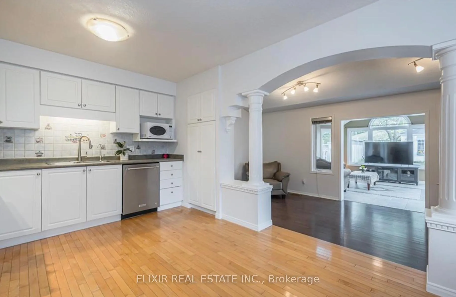 Photo 9 of 236B Inverhuron Crescent, Waterloo, Conservation Meadows — HOMEH