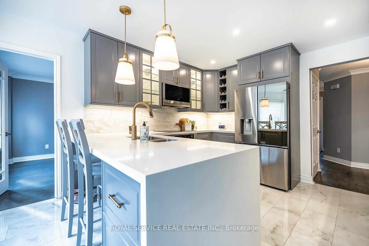Photo 10 of 55 White Cliffe Drive, Clarington, Courtice — HOMEH
