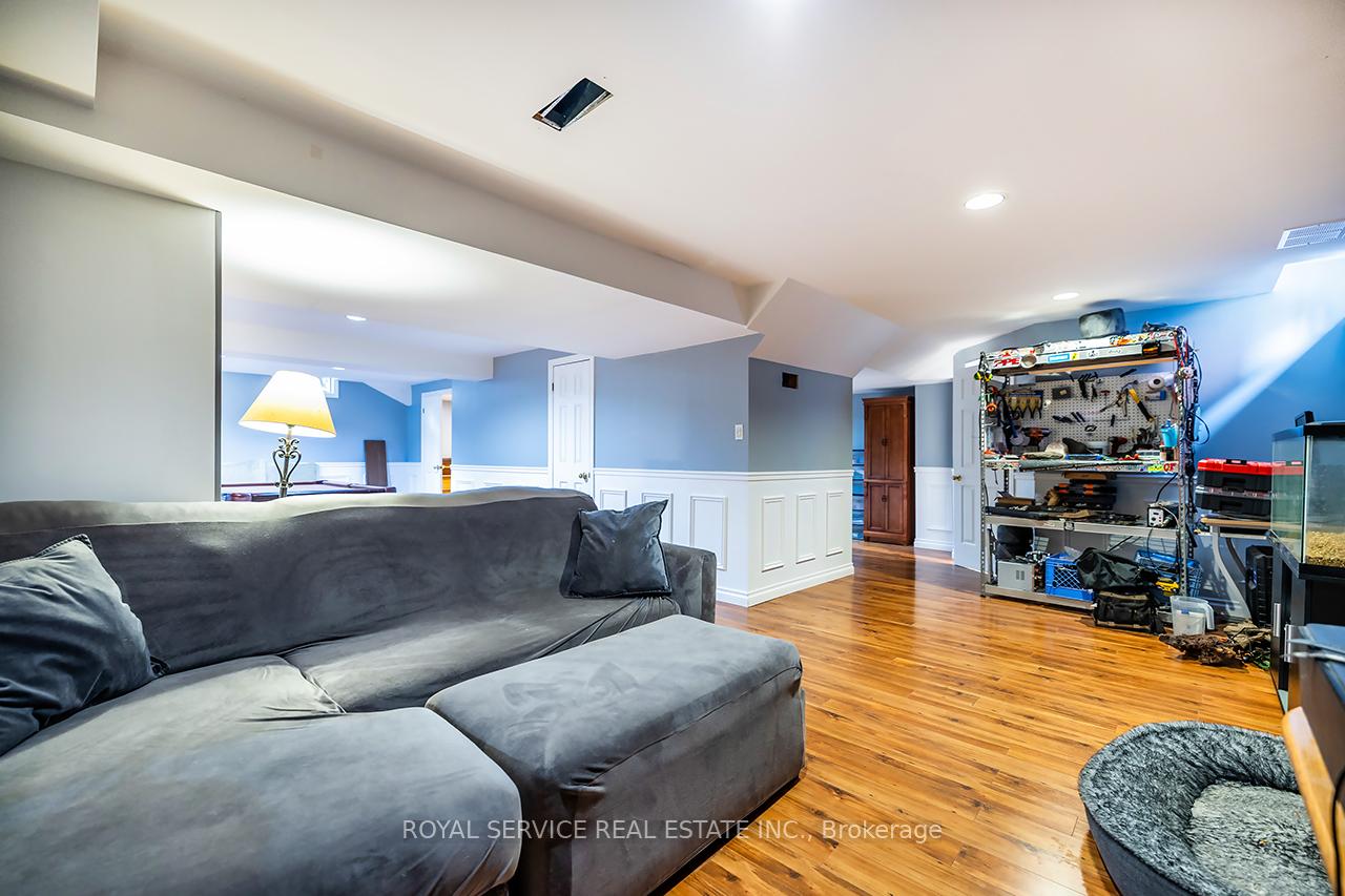 Photo 35 of 55 White Cliffe Drive, Clarington, Courtice — HOMEH
