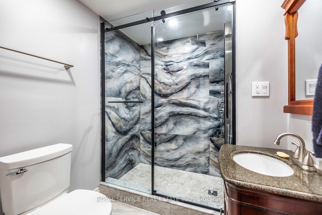Photo 40 of 55 White Cliffe Drive, Clarington, Courtice — HOMEH