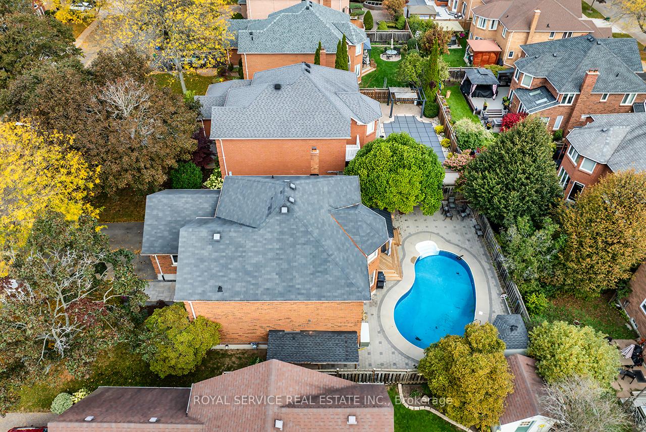 Photo 47 of 55 White Cliffe Drive, Clarington, Courtice — HOMEH