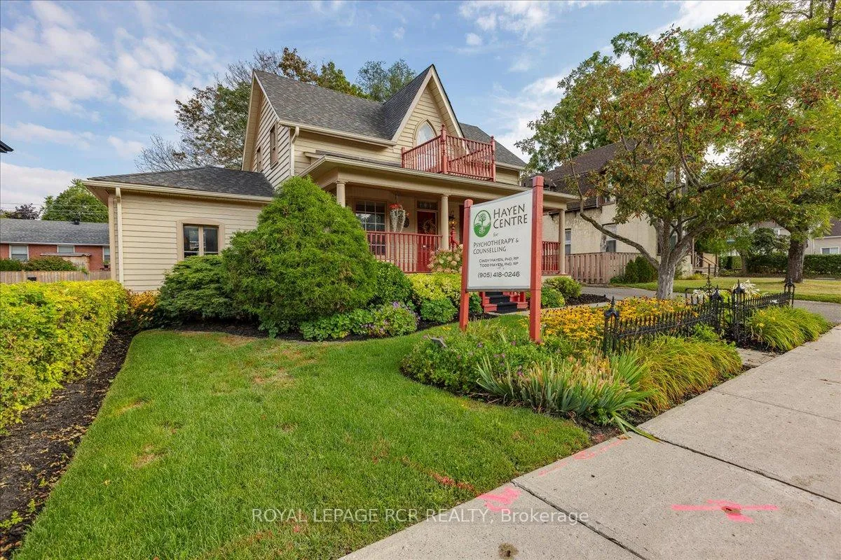 Photo 2 of 50 Wellington Street E, Aurora, Aurora Village — HOMEH
