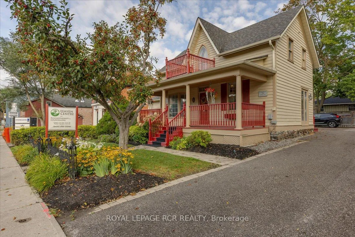 Photo 3 of 50 Wellington Street E, Aurora, Aurora Village — HOMEH