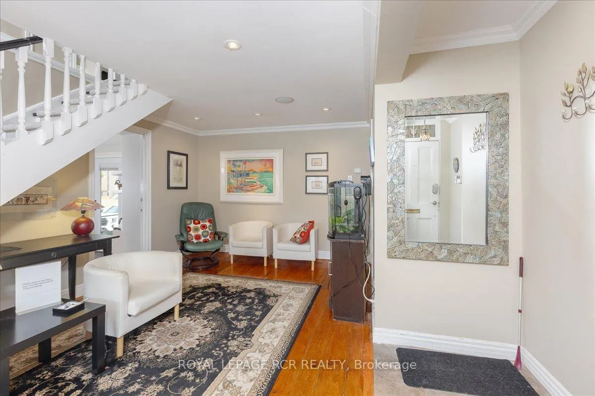 Photo 14 of 50 Wellington Street E, Aurora, Aurora Village — HOMEH