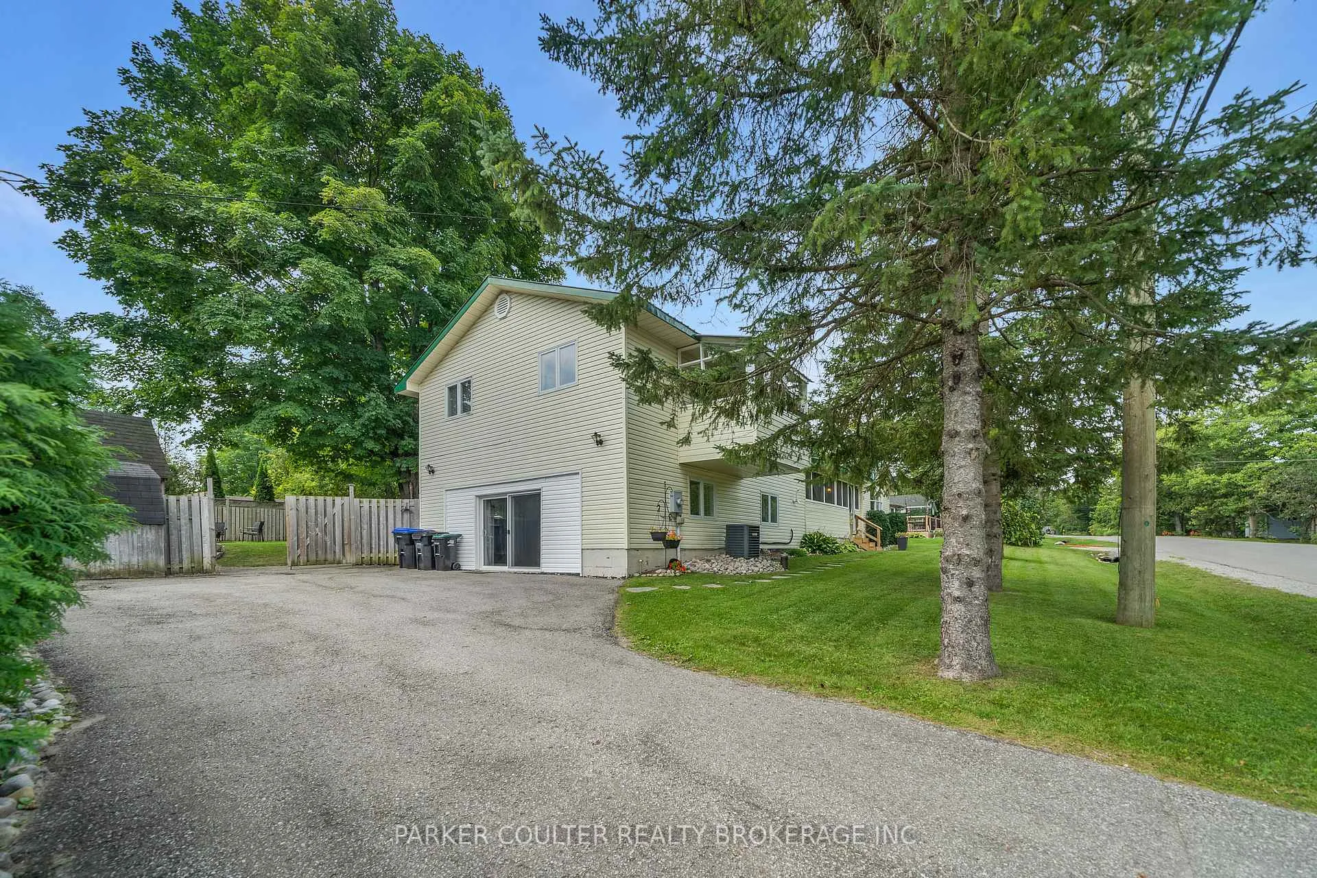 Photo 3 of 3 Earldom Boulevard, Tay, Port McNicoll — HOMEH