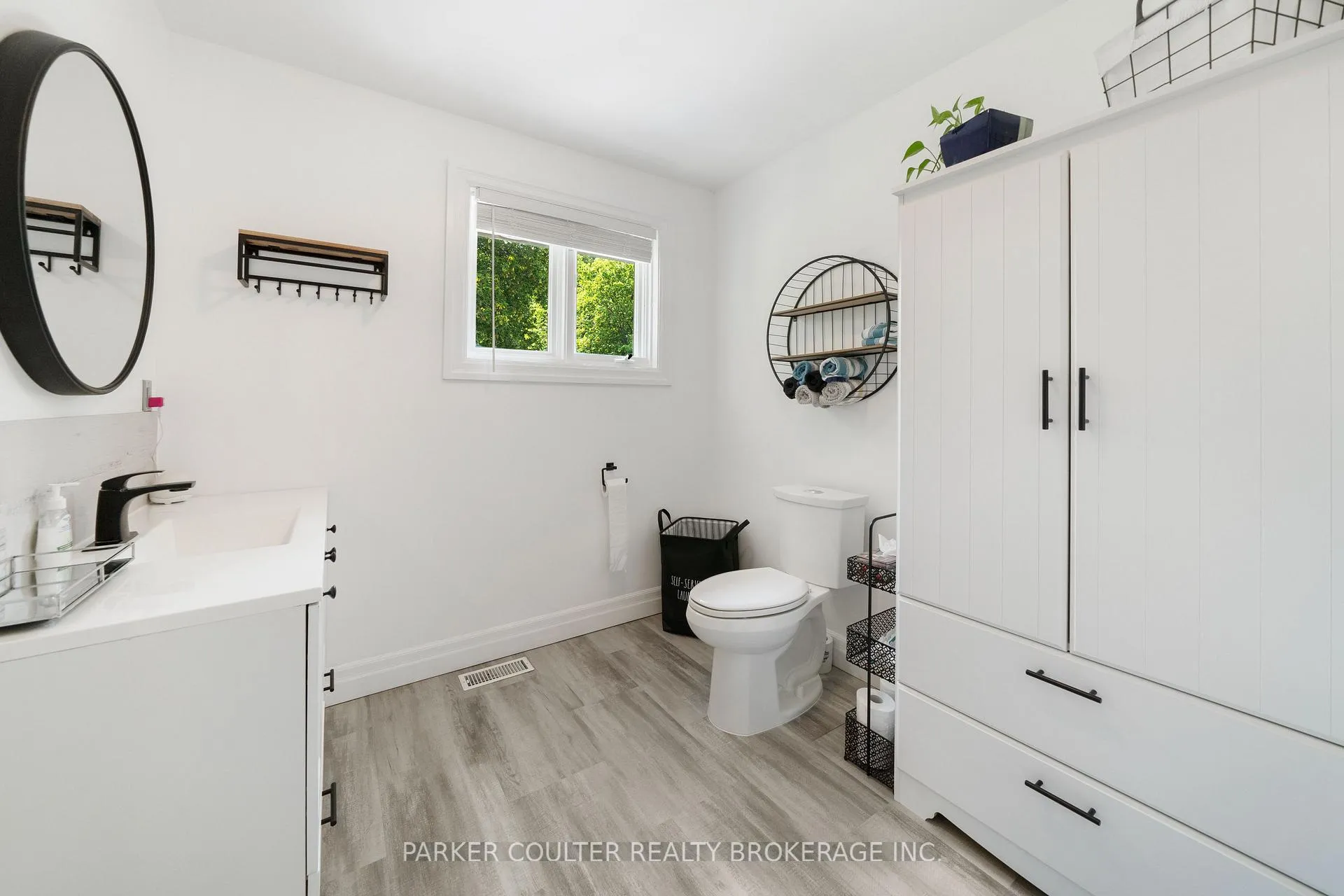 Photo 23 of 3 Earldom Boulevard, Tay, Port McNicoll — HOMEH