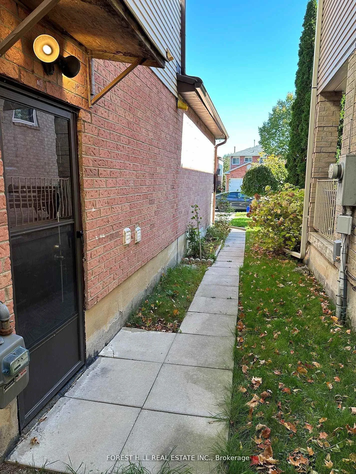 Photo 2 of 2128 Theoden Court, Pickering, Brock Ridge — HOMEH
