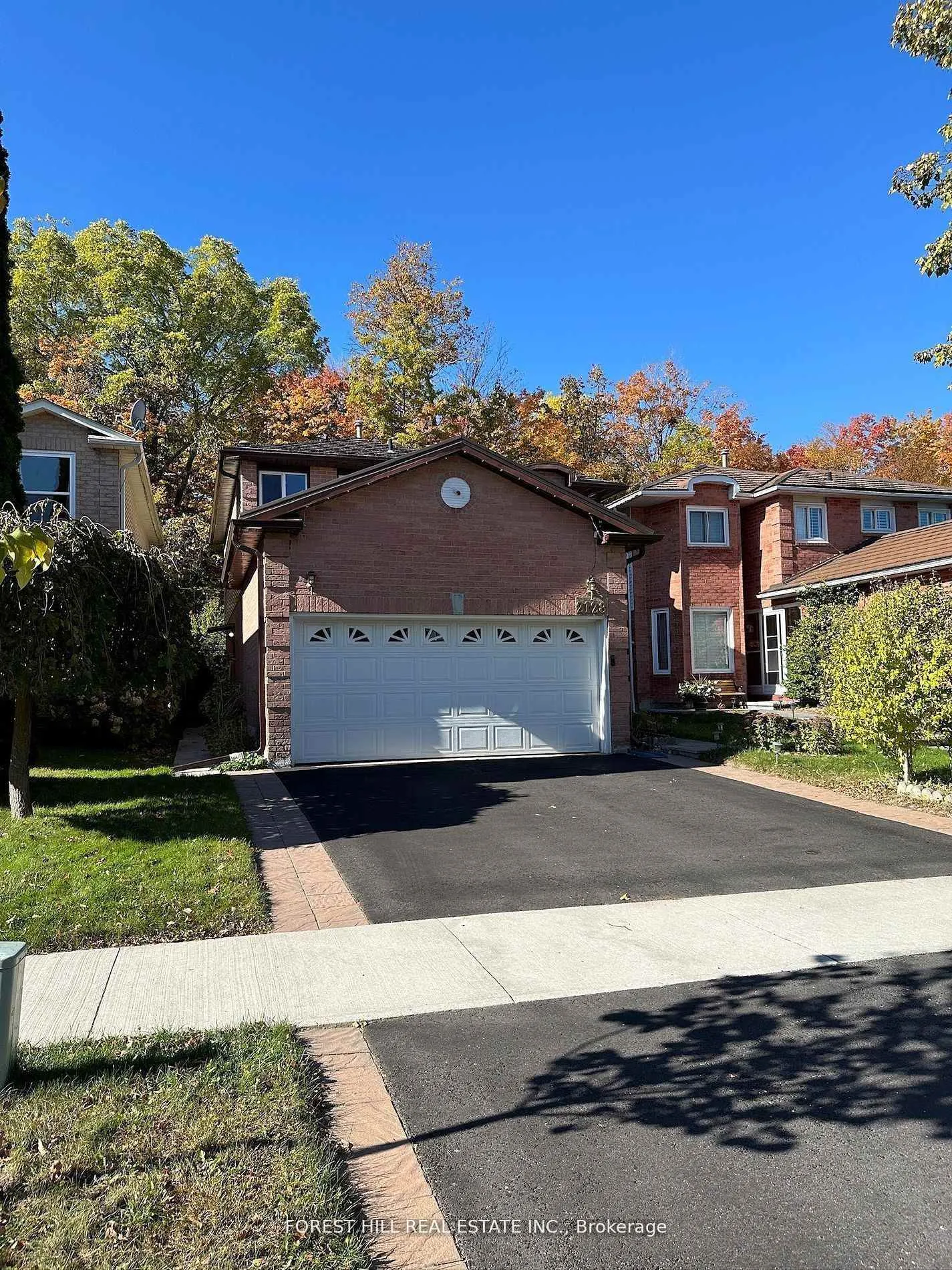 Photo 3 of 2128 Theoden Court, Pickering, Brock Ridge — HOMEH