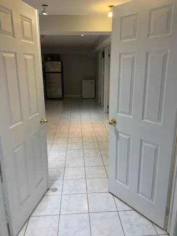 Photo 4 of 598 Highglen Avenue, Markham, Middlefield — HOMEH