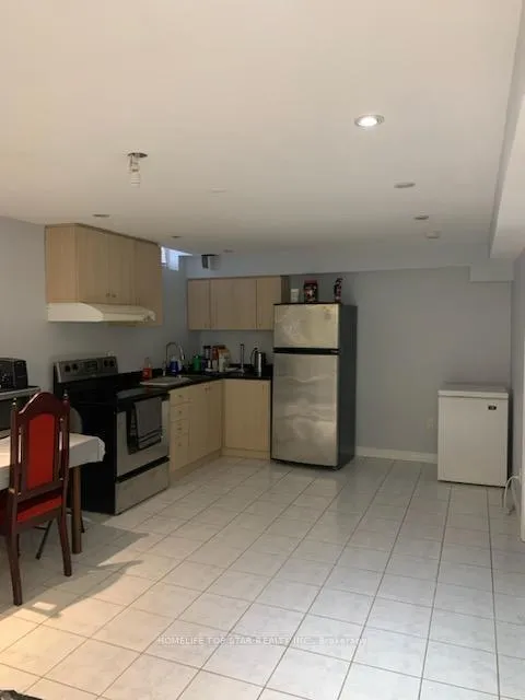Photo 6 of 598 Highglen Avenue, Markham, Middlefield — HOMEH