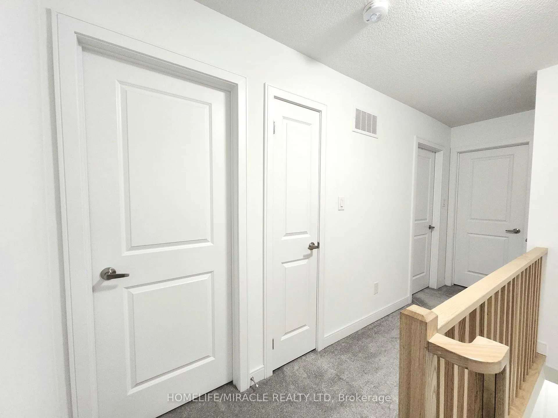 Photo 6 of 57 Spry Lane, Barrie, Innis-Shore — HOMEH