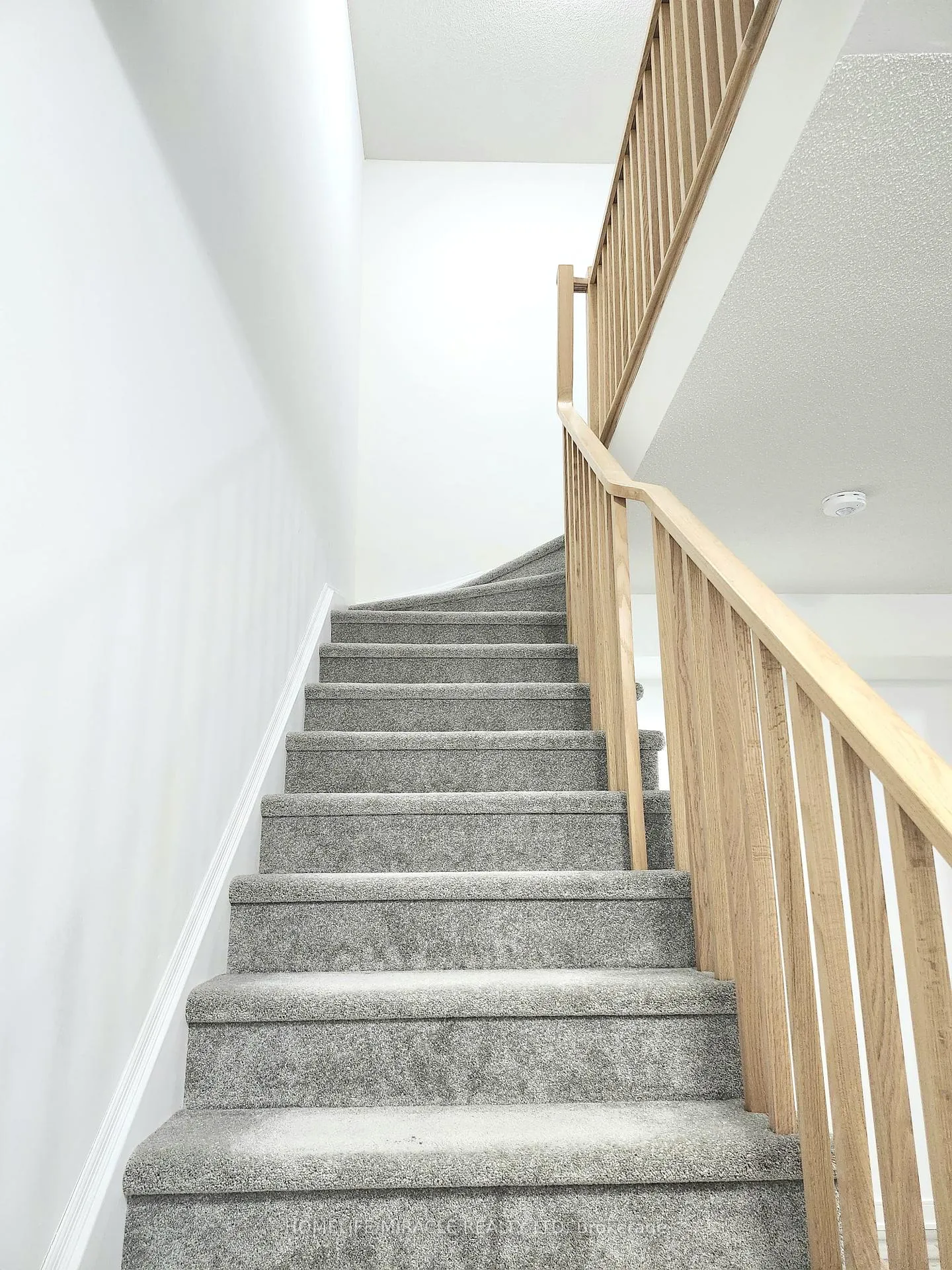 Photo 12 of 57 Spry Lane, Barrie, Innis-Shore — HOMEH