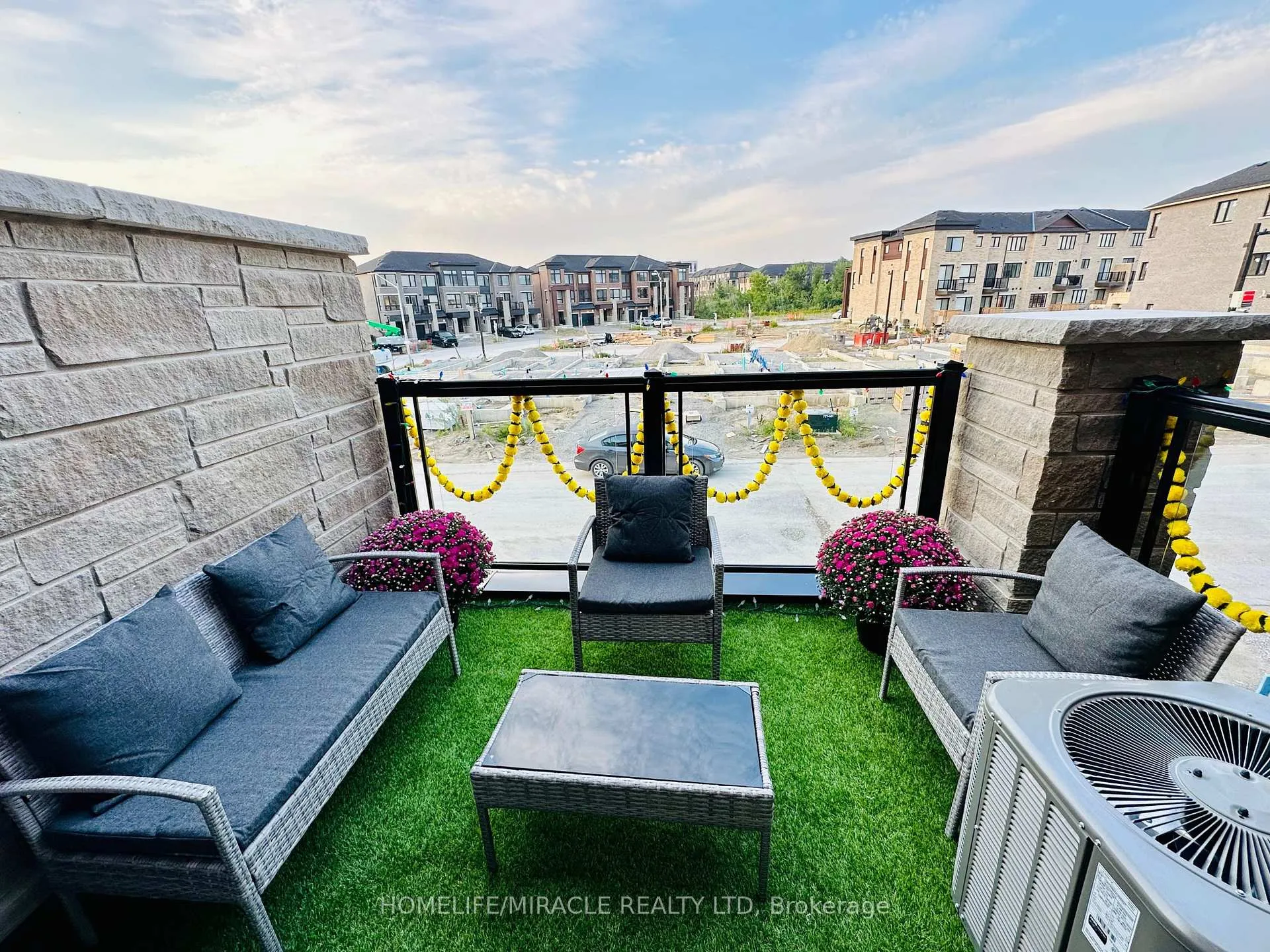 Photo 19 of 57 Spry Lane, Barrie, Innis-Shore — HOMEH