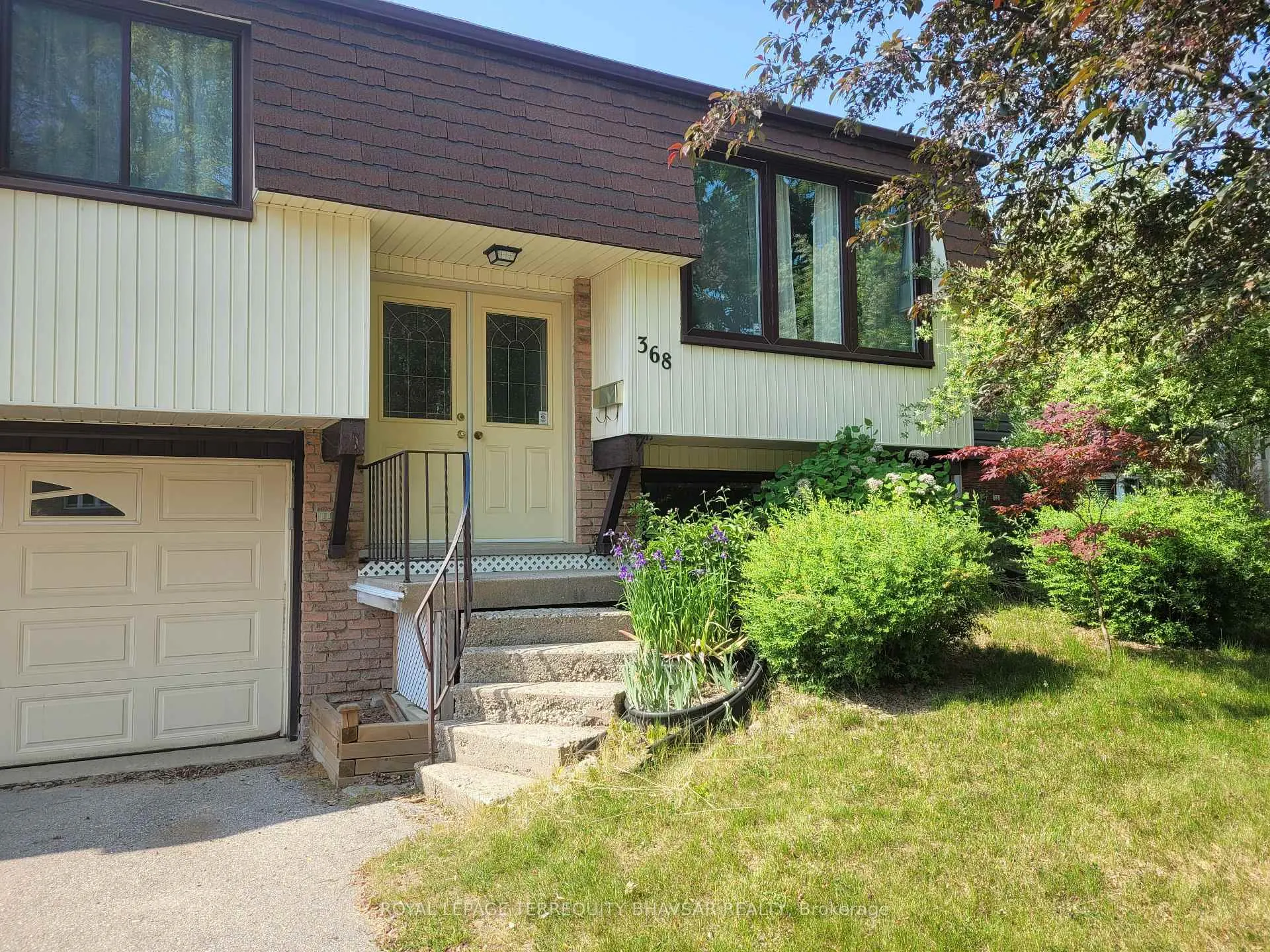 Photo 2 of 368 Lakeview Drive, Waterloo — HOMEH