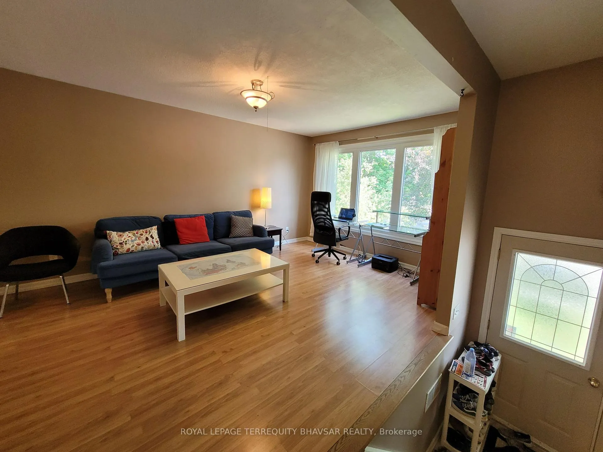 Photo 5 of 368 Lakeview Drive, Waterloo — HOMEH