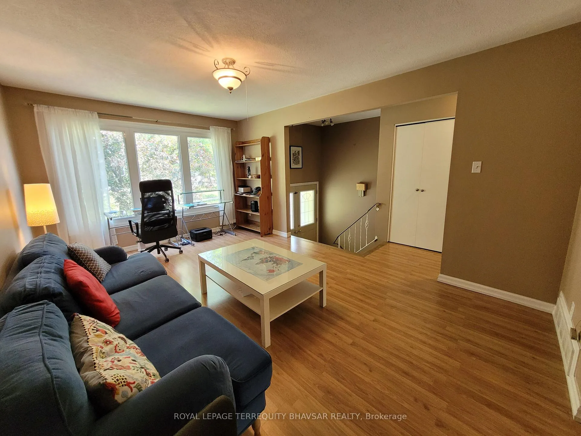 Photo 7 of 368 Lakeview Drive, Waterloo — HOMEH