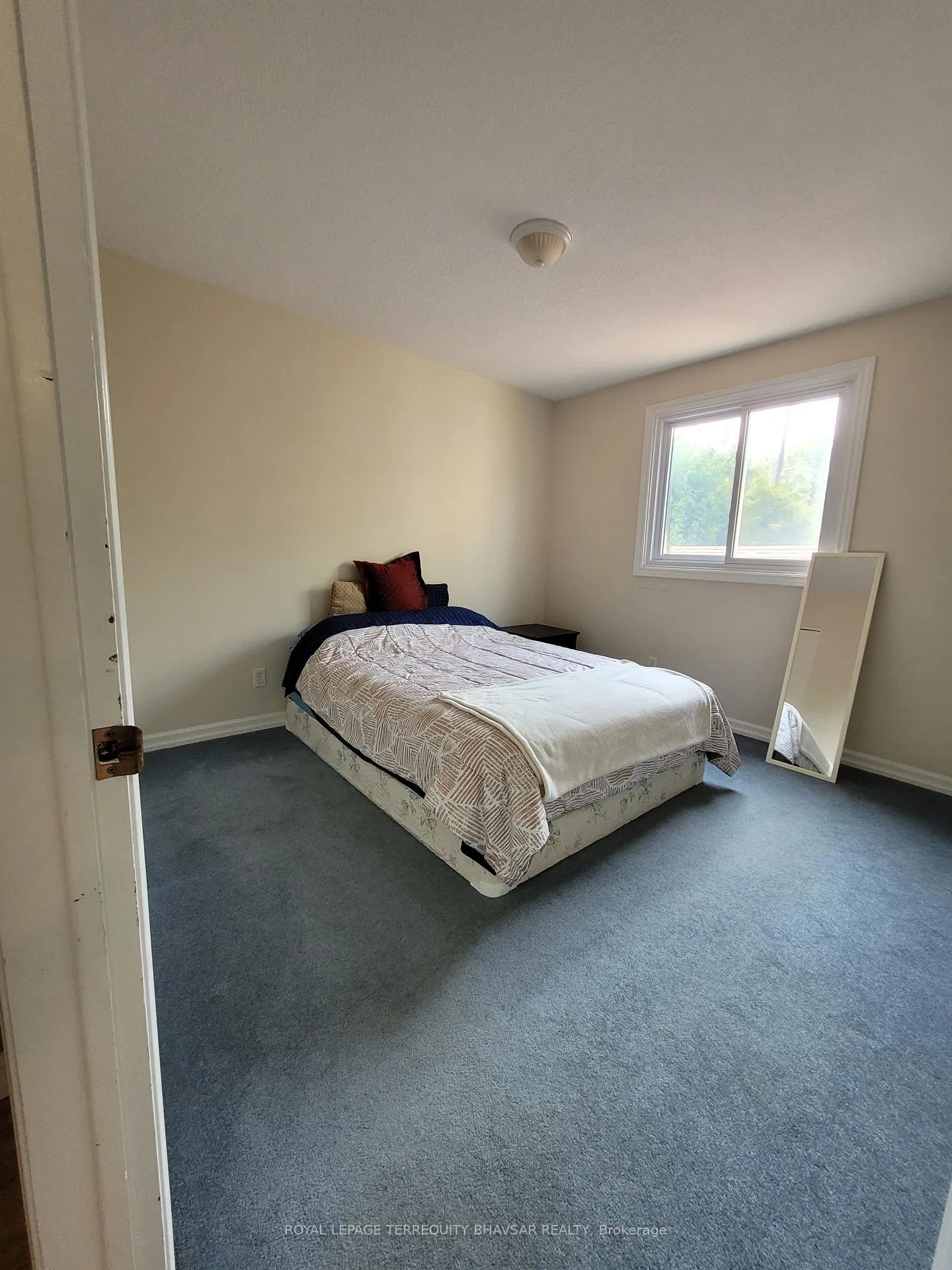 Photo 16 of 368 Lakeview Drive, Waterloo — HOMEH