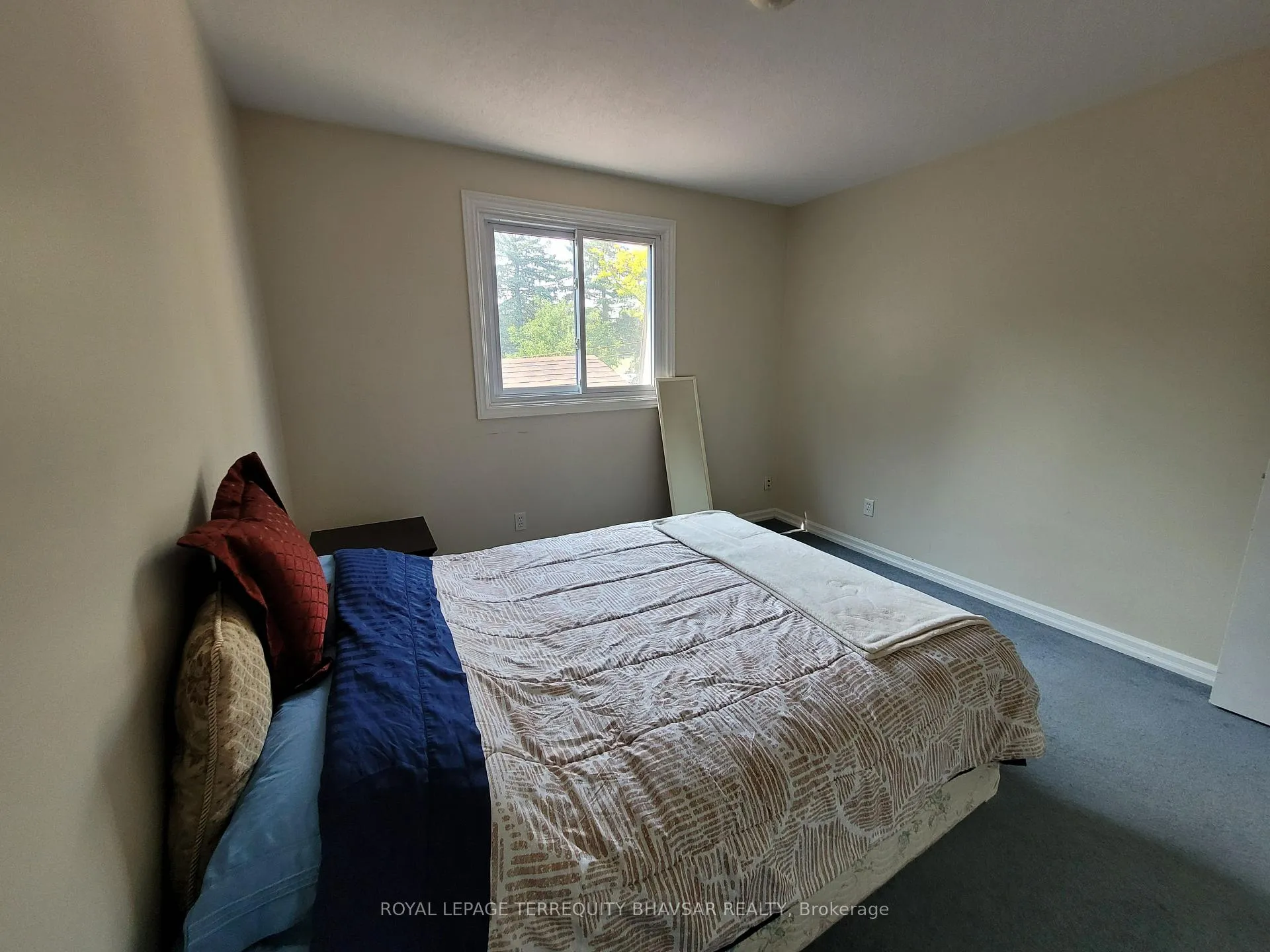 Photo 18 of 368 Lakeview Drive, Waterloo — HOMEH