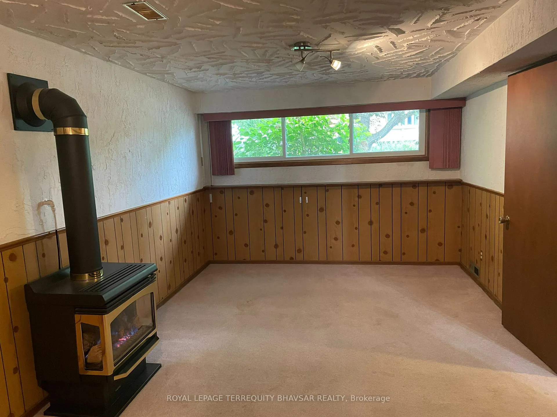 Photo 26 of 368 Lakeview Drive, Waterloo — HOMEH