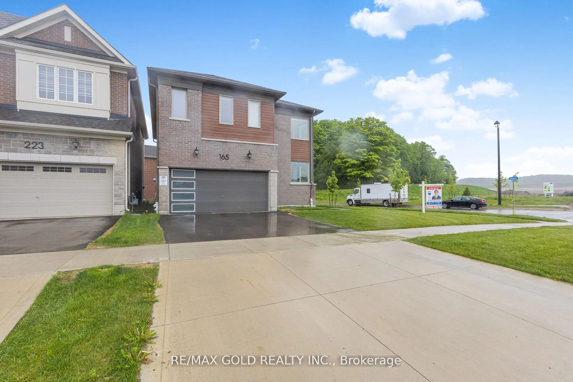 Photo 2 of 165 Forestwalk Street, Kitchener — HOMEH