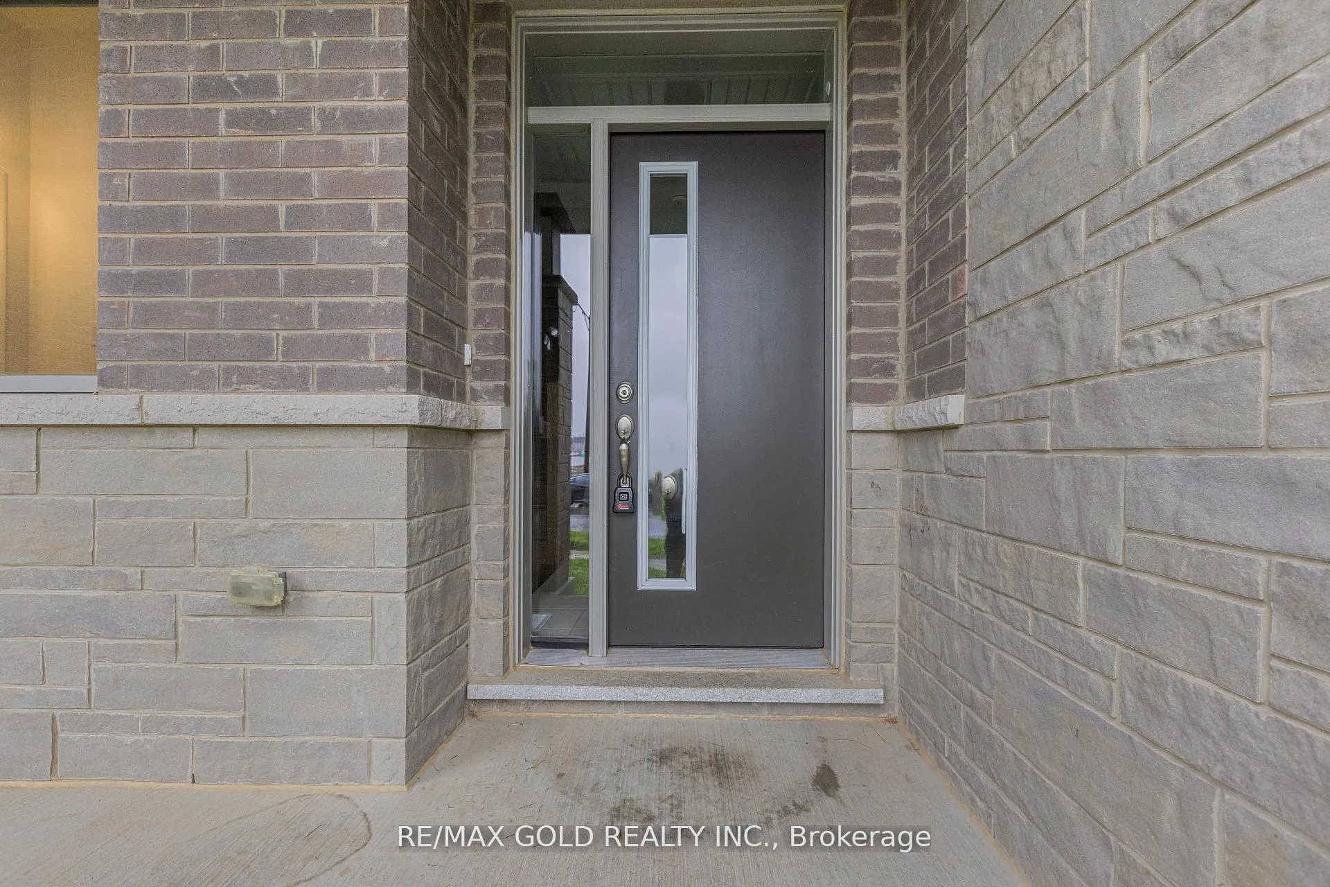 Photo 3 of 165 Forestwalk Street, Kitchener — HOMEH