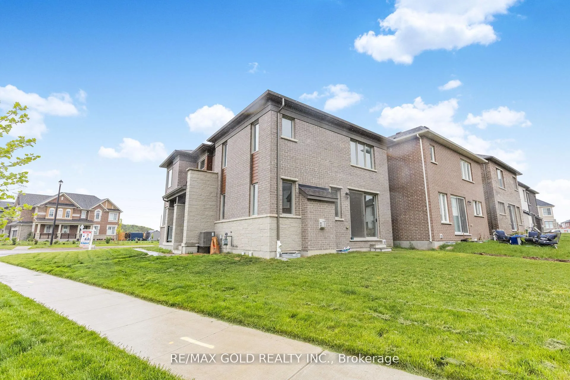 Photo 40 of 165 Forestwalk Street, Kitchener — HOMEH