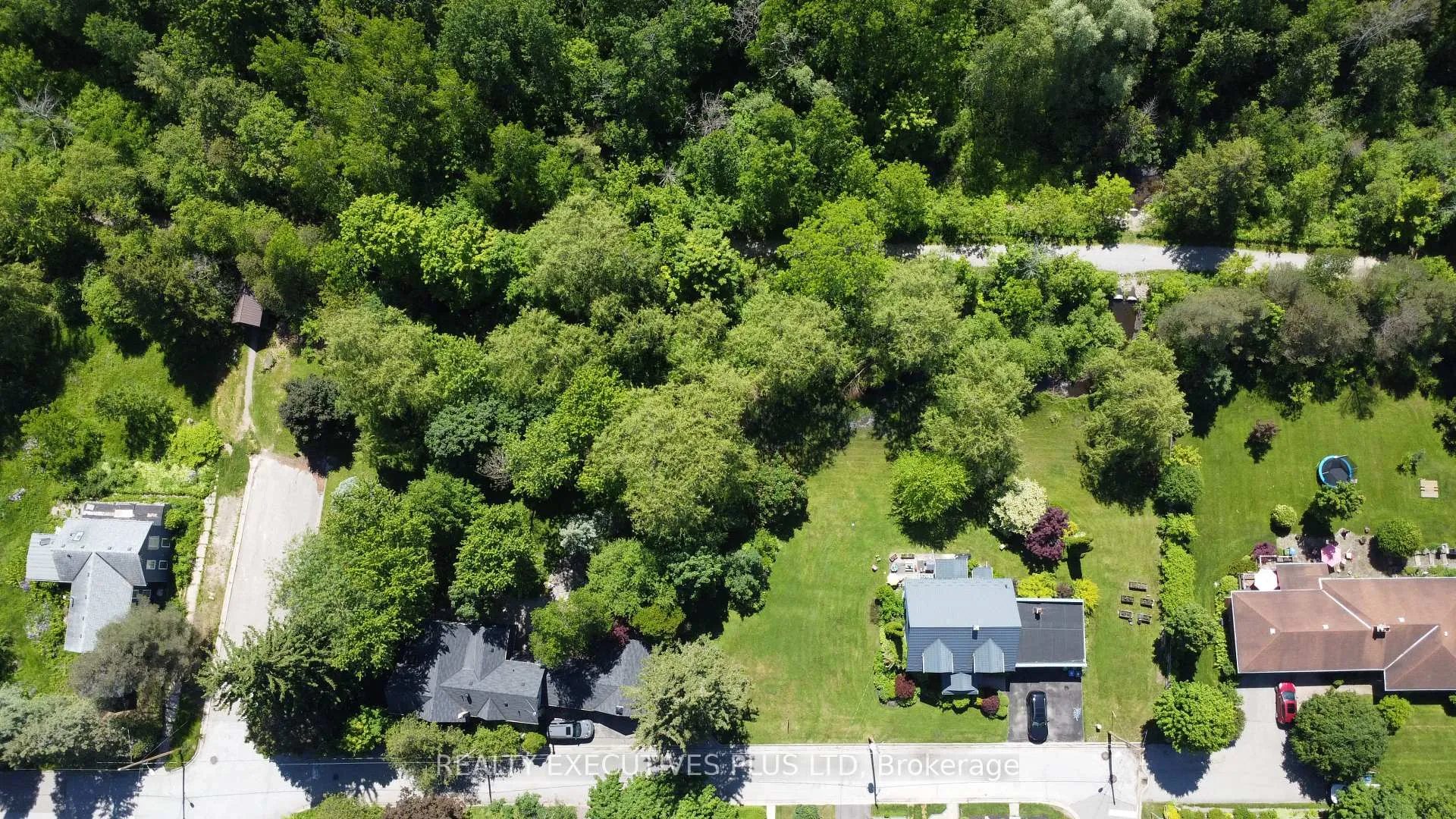 Photo 10 of 4 Cedar Street, Caledon, Caledon East — HOMEH
