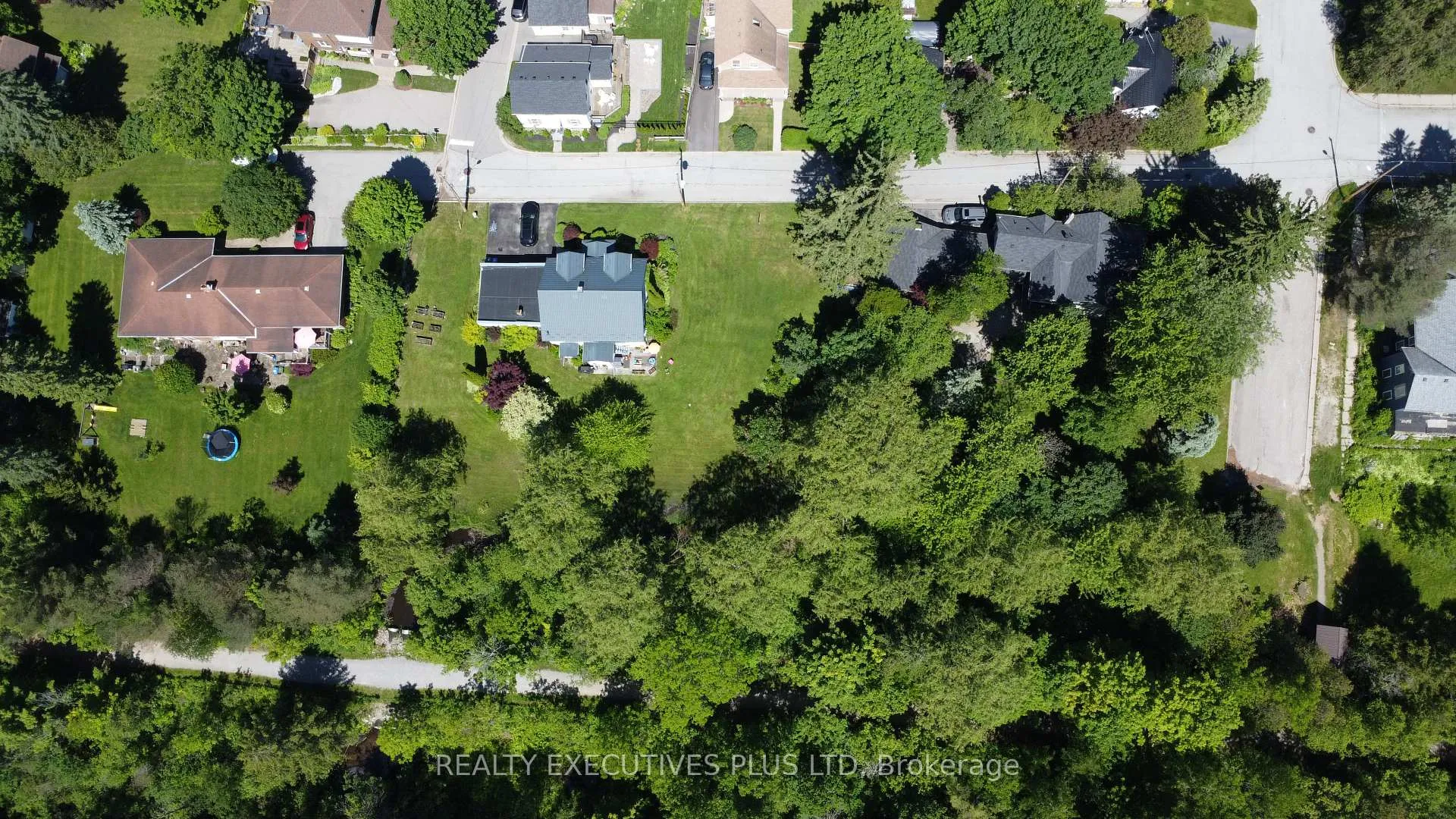 Photo 11 of 4 Cedar Street, Caledon, Caledon East — HOMEH