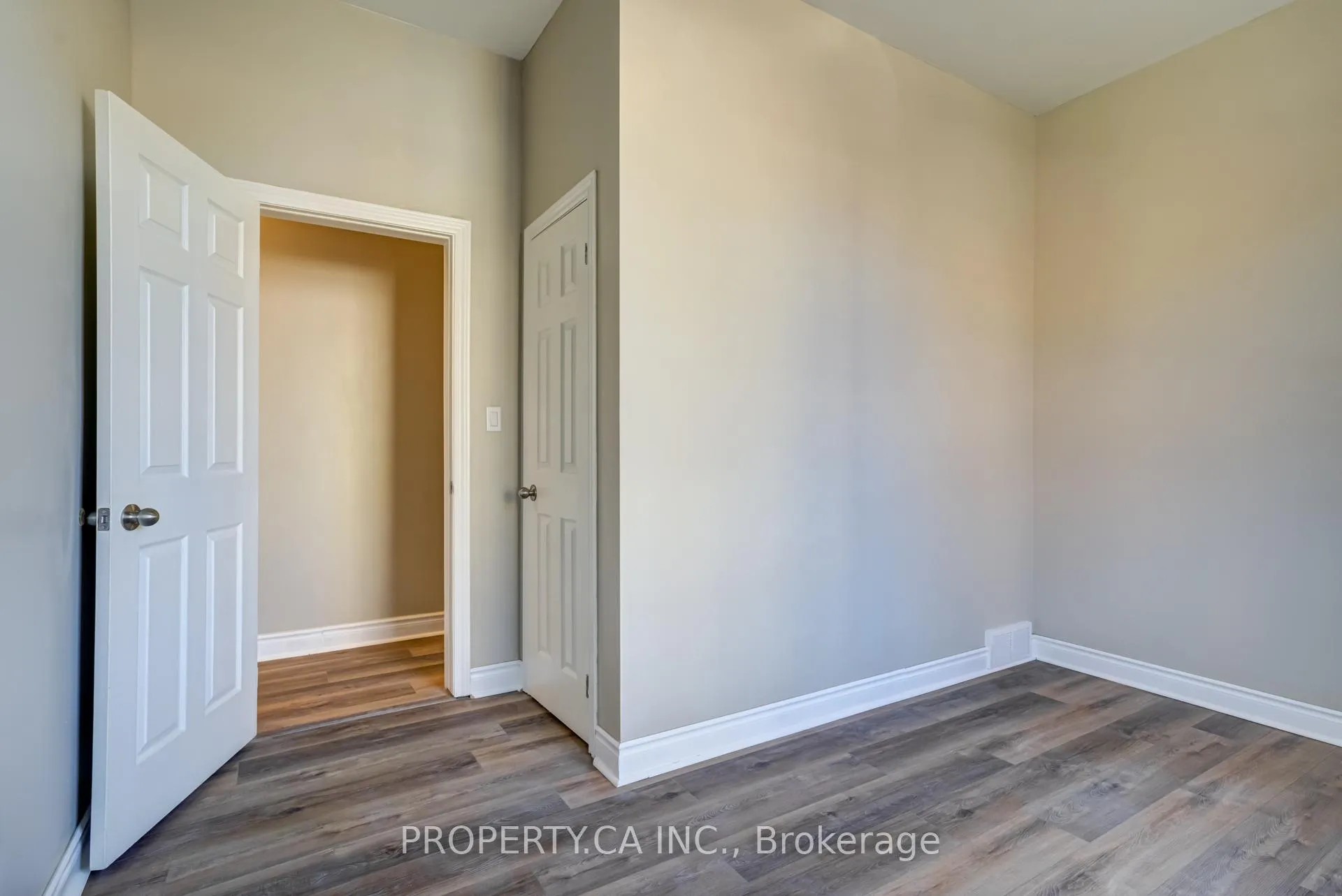 Photo 9 of Unit 1, 340 Cannon Street E, Hamilton, Landsdale — HOMEH