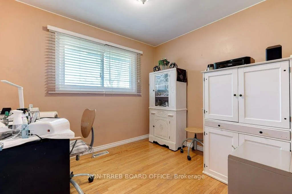 Photo 2 of 6399 Dickenson Road E, Hamilton, Rural Glanbrook — HOMEH