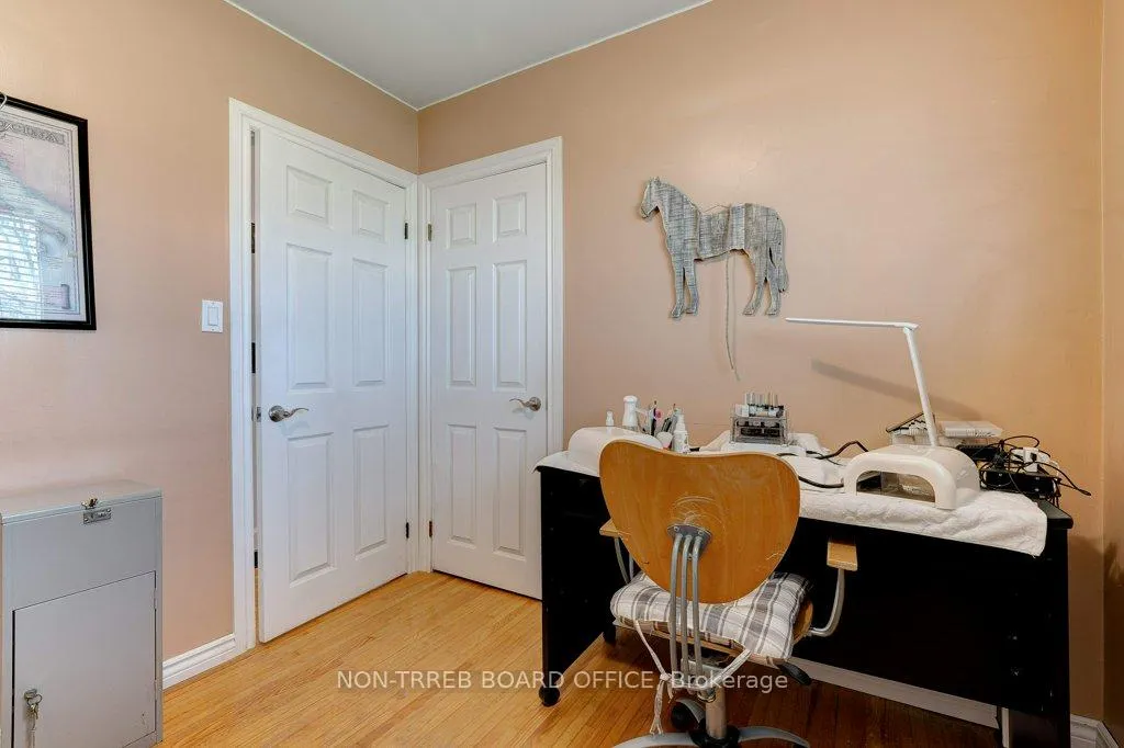 Photo 3 of 6399 Dickenson Road E, Hamilton, Rural Glanbrook — HOMEH