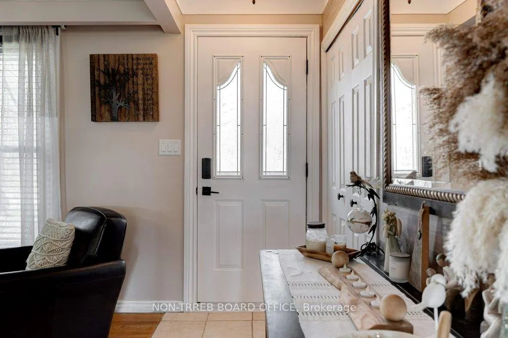 Photo 13 of 6399 Dickenson Road E, Hamilton, Rural Glanbrook — HOMEH