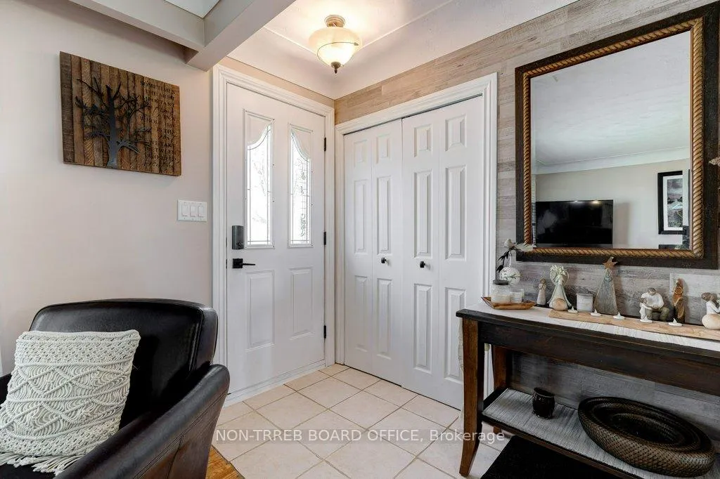 Photo 14 of 6399 Dickenson Road E, Hamilton, Rural Glanbrook — HOMEH