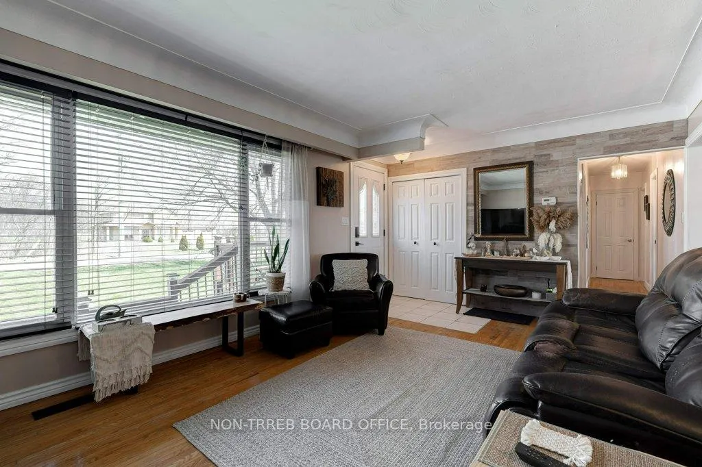 Photo 17 of 6399 Dickenson Road E, Hamilton, Rural Glanbrook — HOMEH