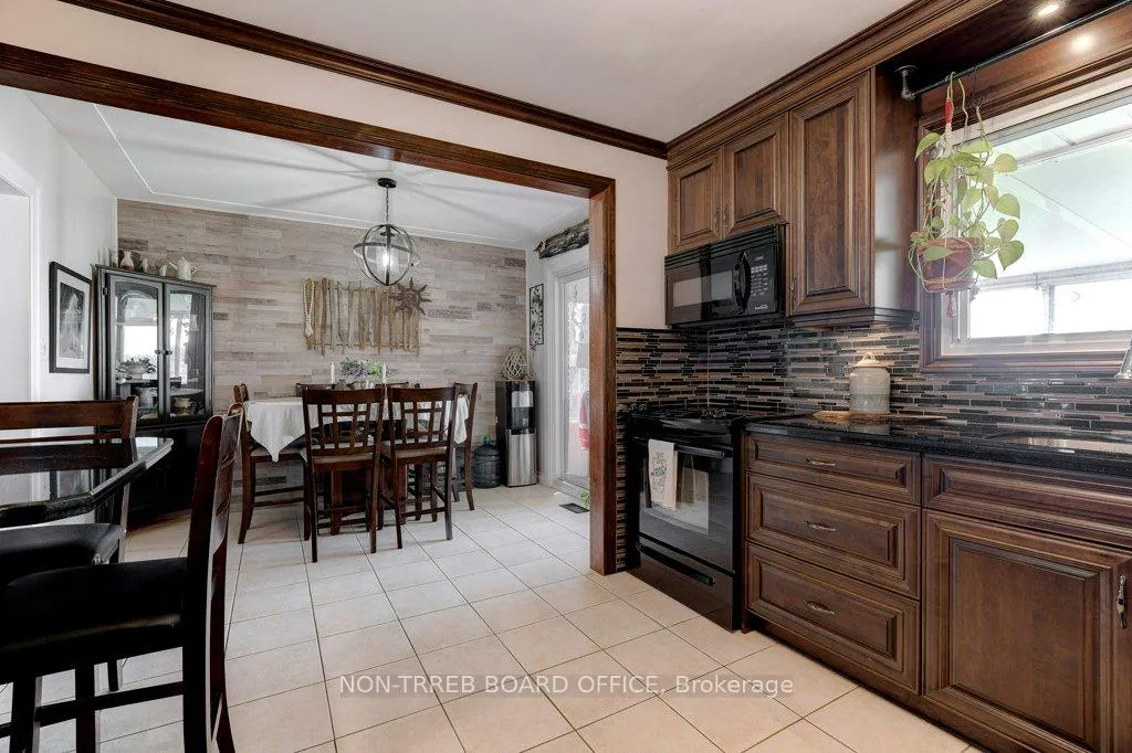 Photo 22 of 6399 Dickenson Road E, Hamilton, Rural Glanbrook — HOMEH