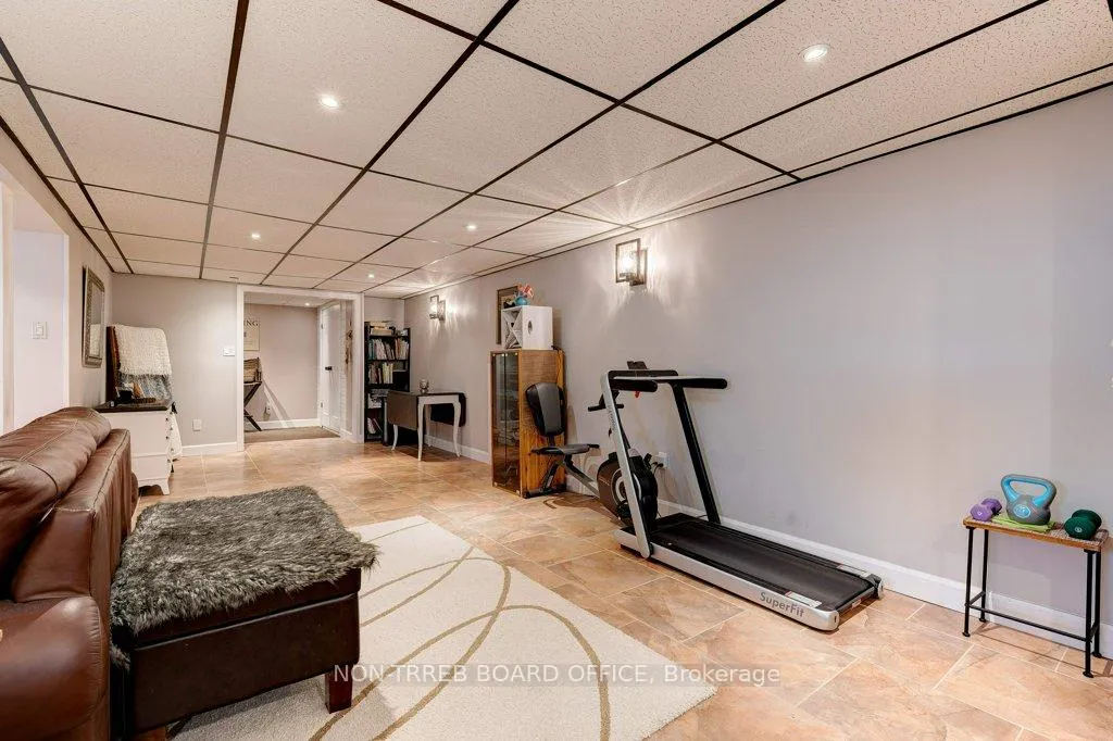 Photo 32 of 6399 Dickenson Road E, Hamilton, Rural Glanbrook — HOMEH