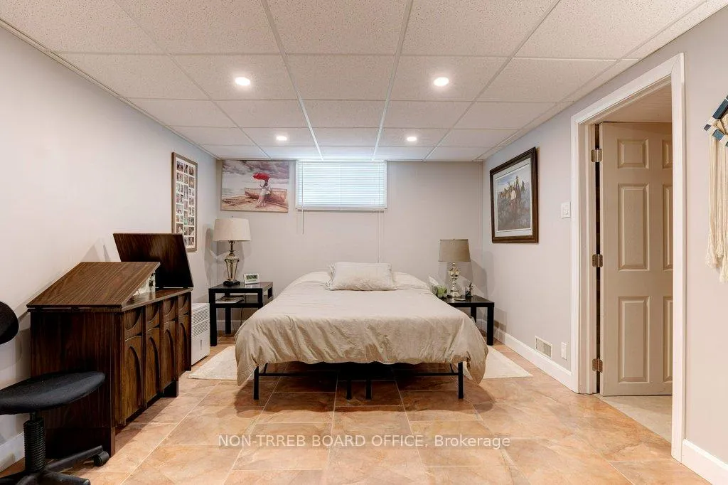 Photo 33 of 6399 Dickenson Road E, Hamilton, Rural Glanbrook — HOMEH