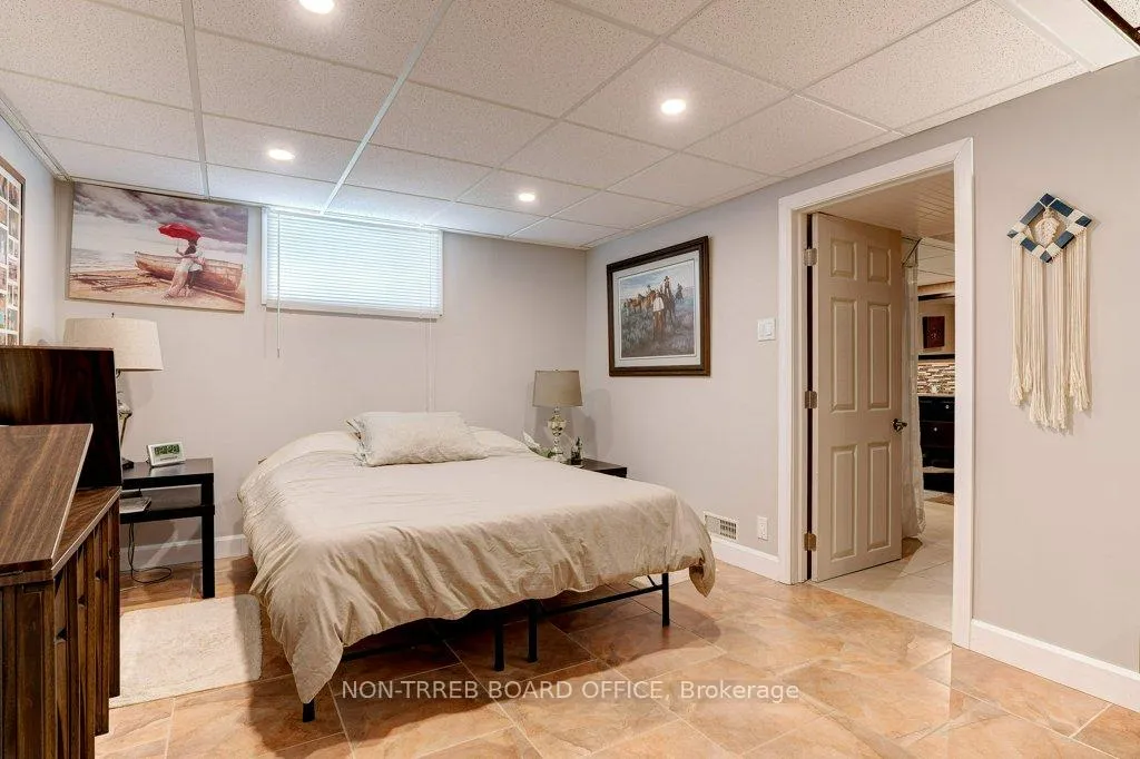 Photo 34 of 6399 Dickenson Road E, Hamilton, Rural Glanbrook — HOMEH