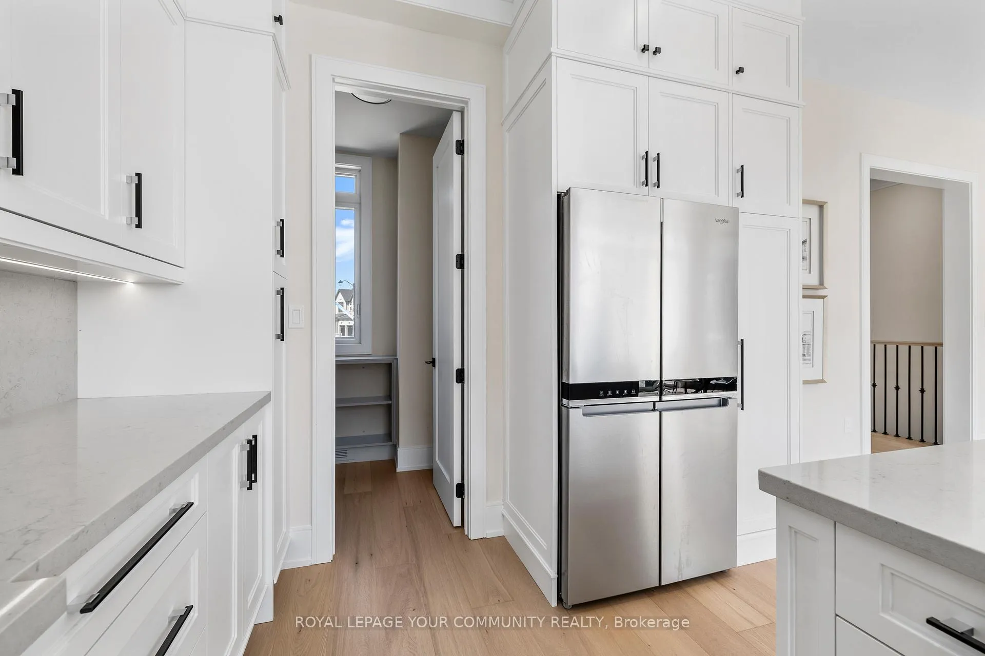 Photo 5 of 2 Bunn Court, Aurora, Bayview Northeast — HOMEH
