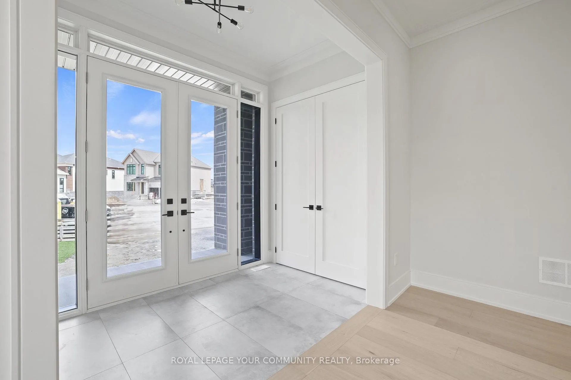 Photo 8 of 2 Bunn Court, Aurora, Bayview Northeast — HOMEH