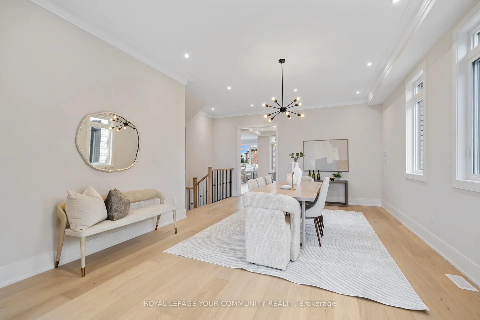 Photo 9 of 2 Bunn Court, Aurora, Bayview Northeast — HOMEH