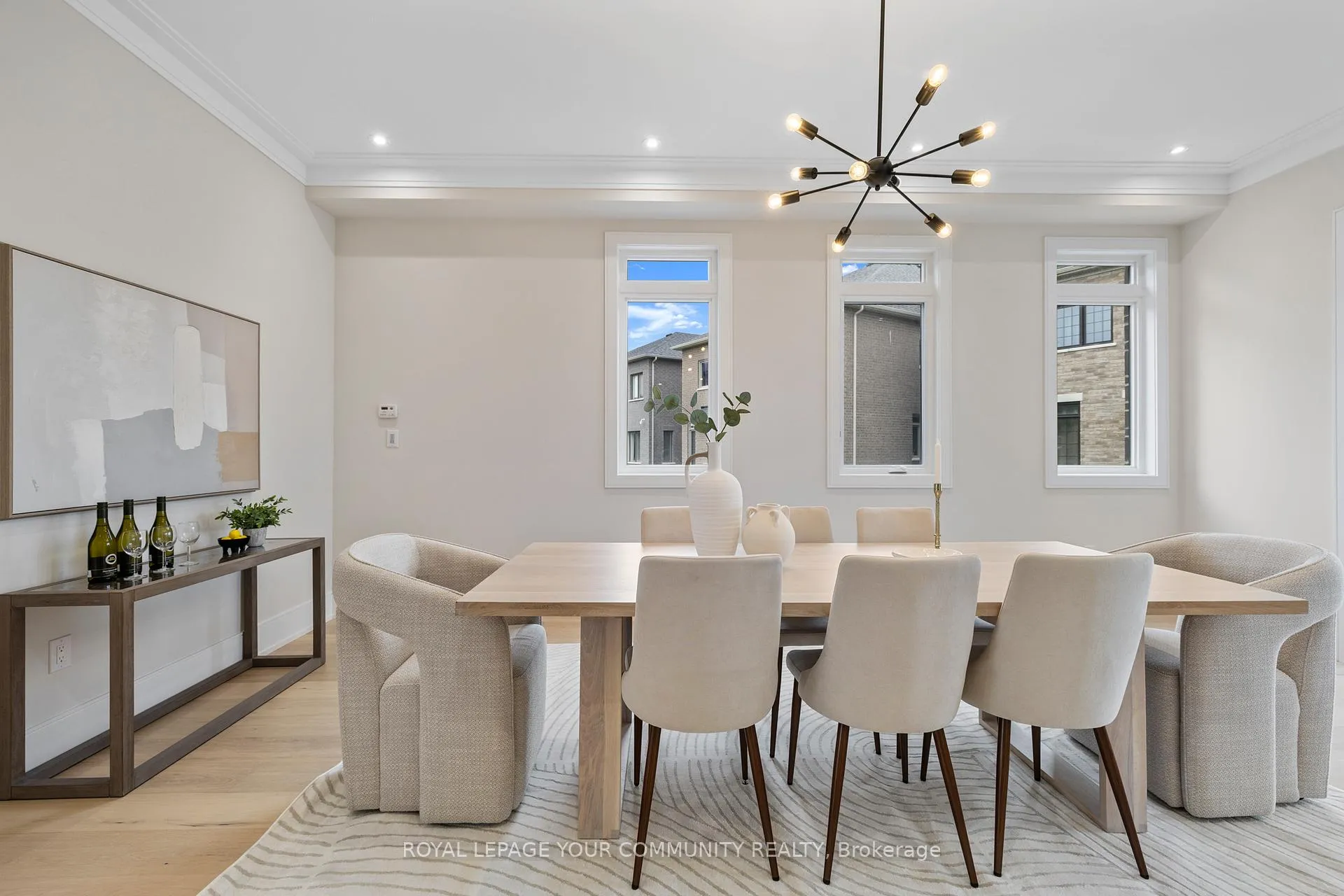 Photo 10 of 2 Bunn Court, Aurora, Bayview Northeast — HOMEH